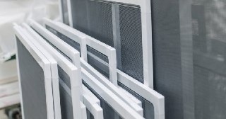 Москитные сетки на пластиковые окна Биробиджан купить по цене от 930 руб.